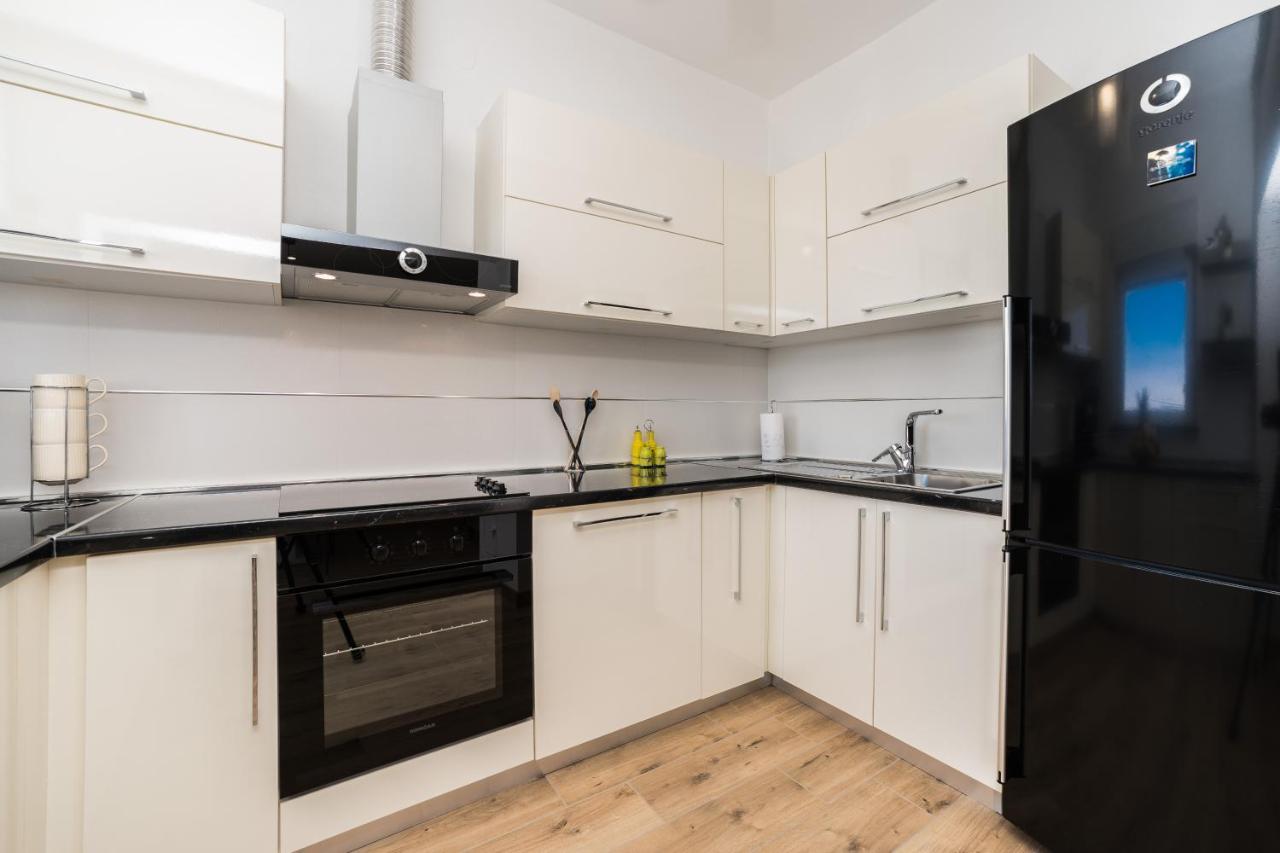 Apartmani Tomeri Starigrad Paklenica Εξωτερικό φωτογραφία