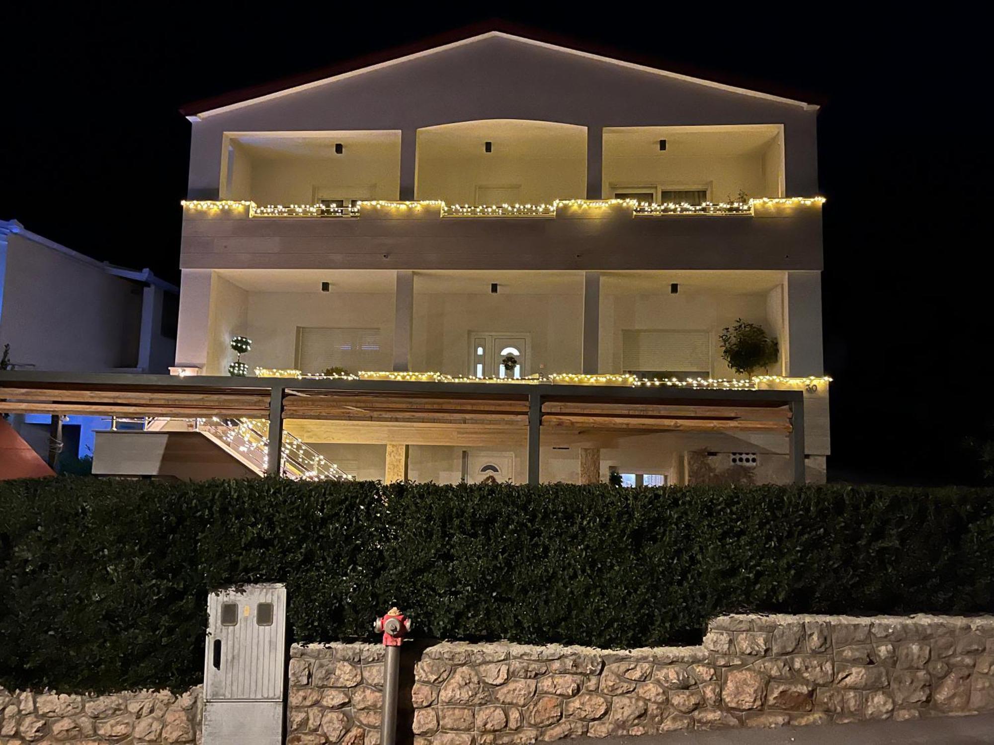 Apartmani Tomeri Starigrad Paklenica Εξωτερικό φωτογραφία