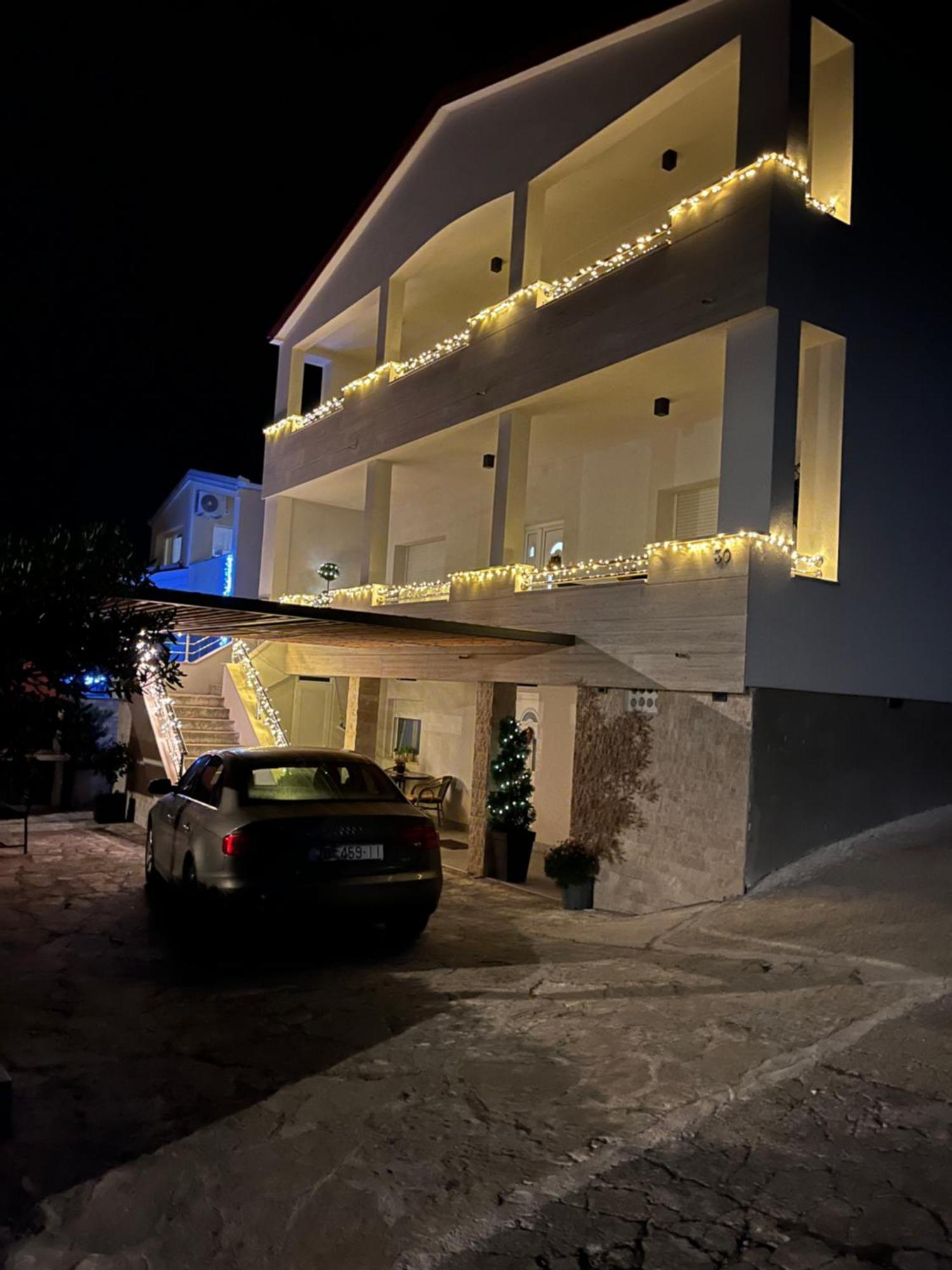 Apartmani Tomeri Starigrad Paklenica Εξωτερικό φωτογραφία
