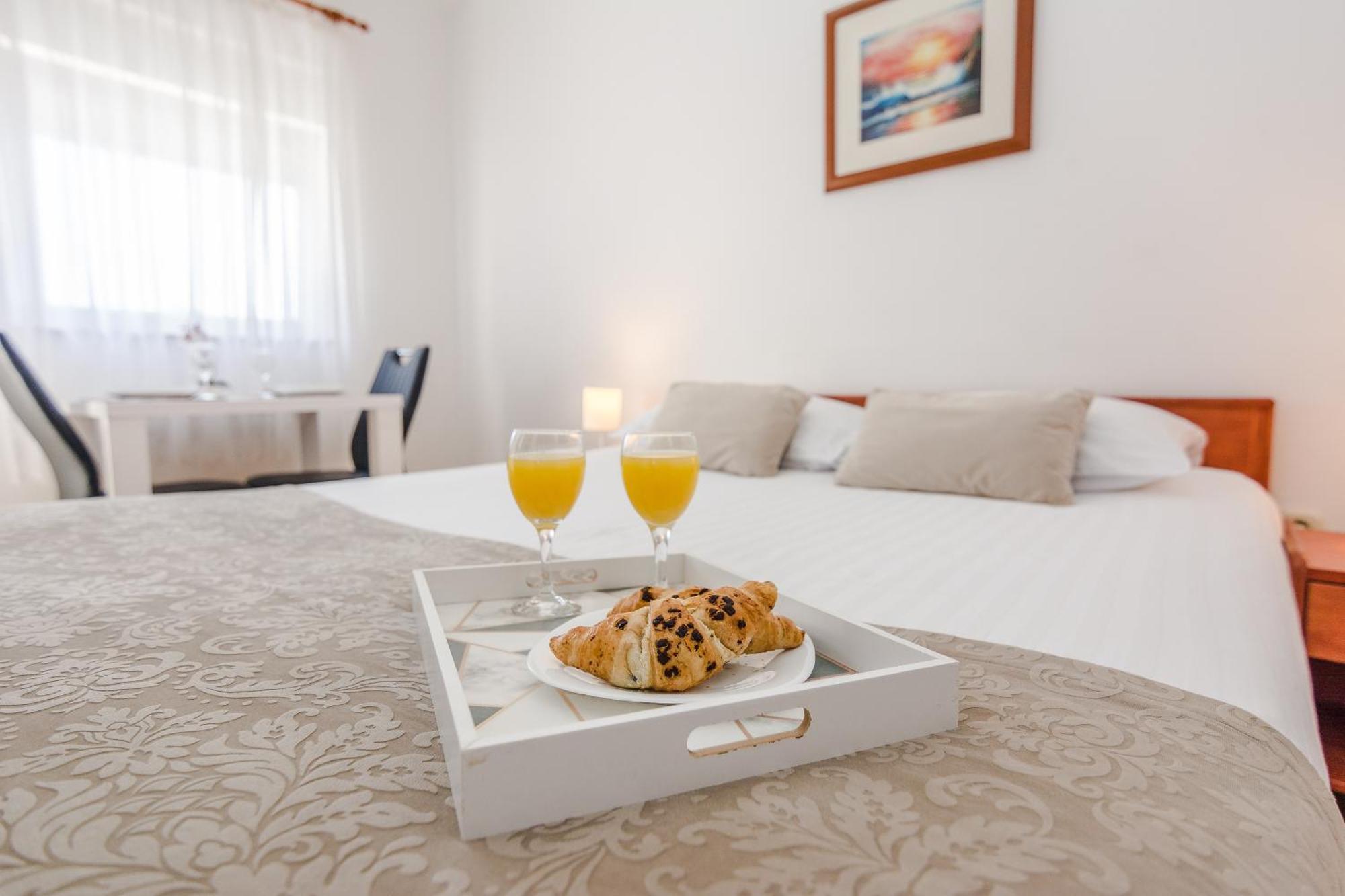 Apartmani Tomeri Starigrad Paklenica Εξωτερικό φωτογραφία