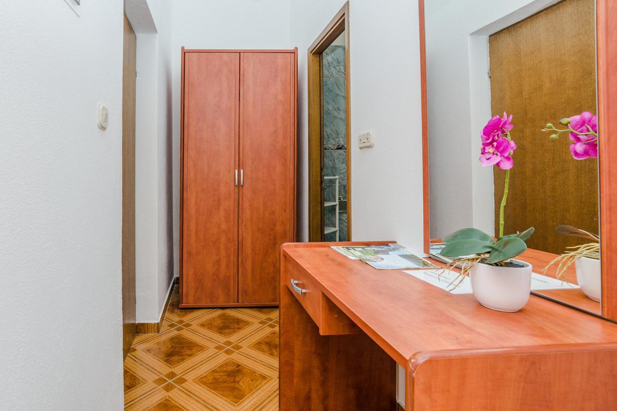 Apartmani Tomeri Starigrad Paklenica Εξωτερικό φωτογραφία