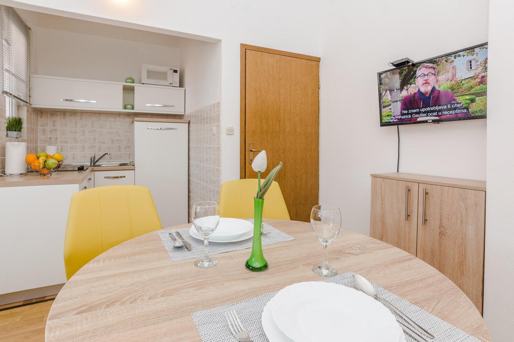 Apartmani Tomeri Starigrad Paklenica Εξωτερικό φωτογραφία
