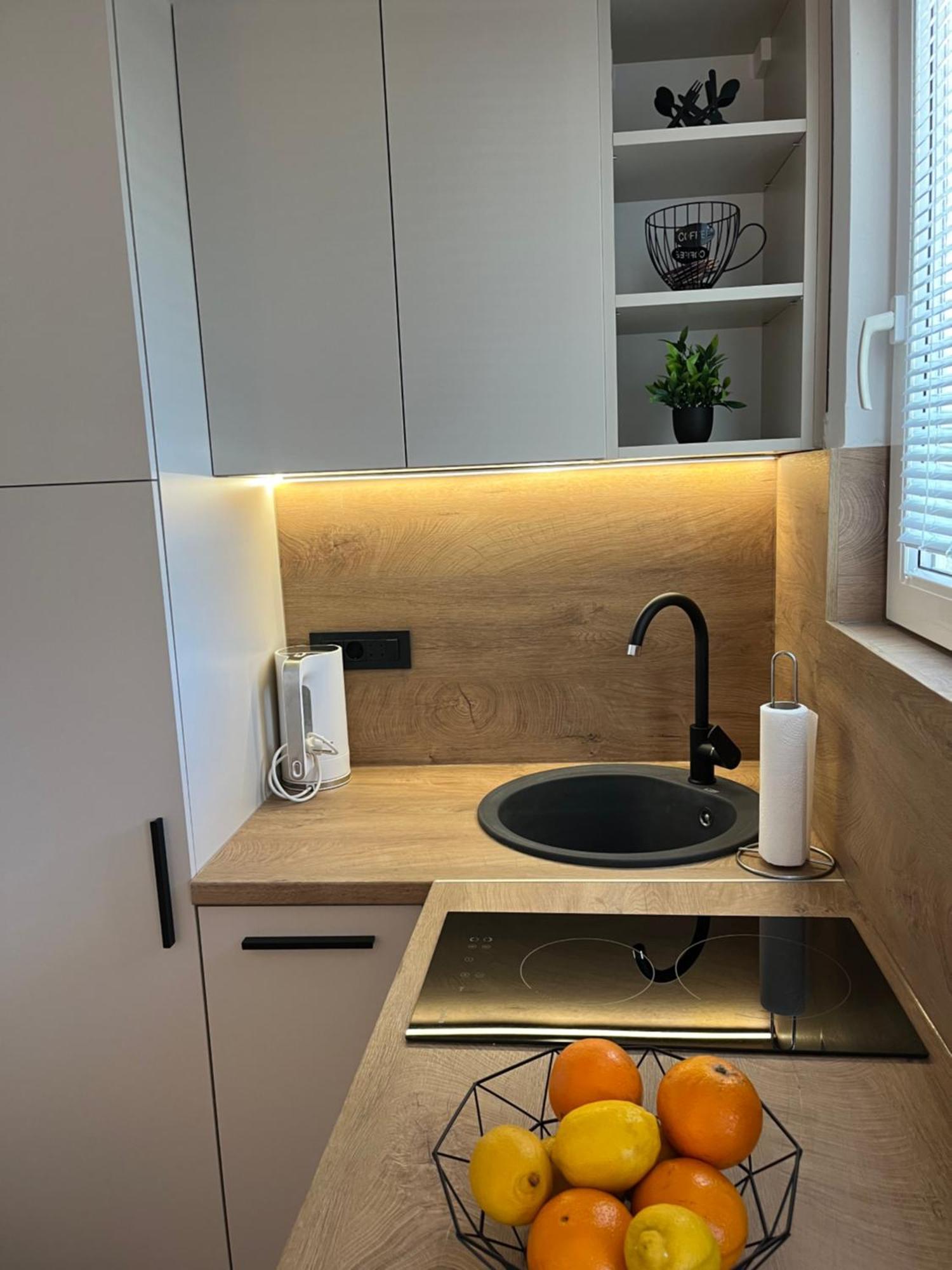 Apartmani Tomeri Starigrad Paklenica Εξωτερικό φωτογραφία